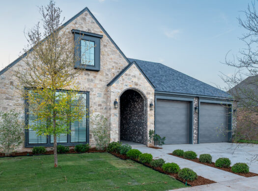 3612 126th Pl. | Extended 3-Car Garage