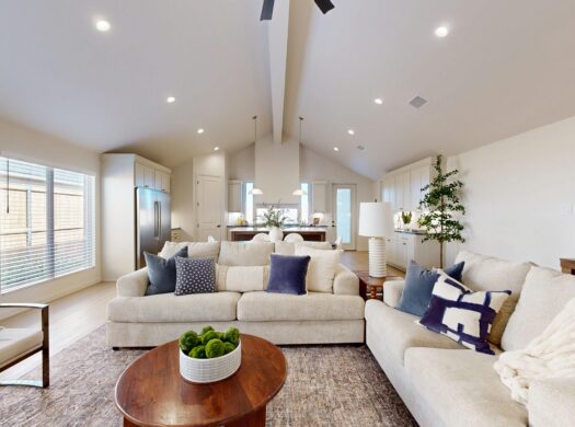3612 126th Pl. | Extended 3-Car Garage