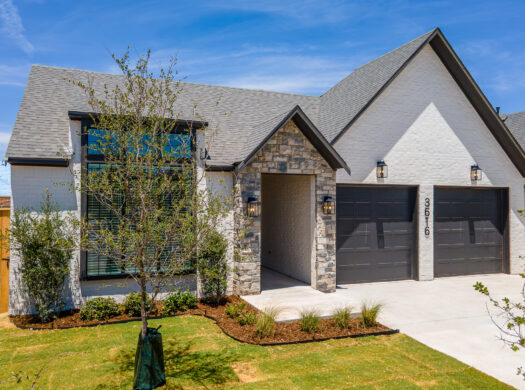 3616 126th Pl. | Extended 3-Car Garage