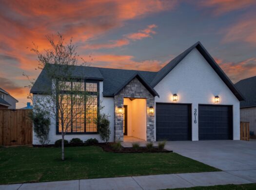 3616 126th Pl. | Extended 3-Car Garage