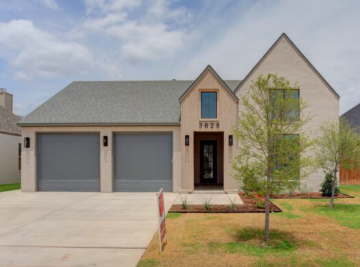 3628 122nd St. | Extended 3-Car Garage