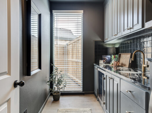 3606 127th St. | Wet Bar